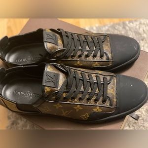 LV MONOGRAM SNEAKERS